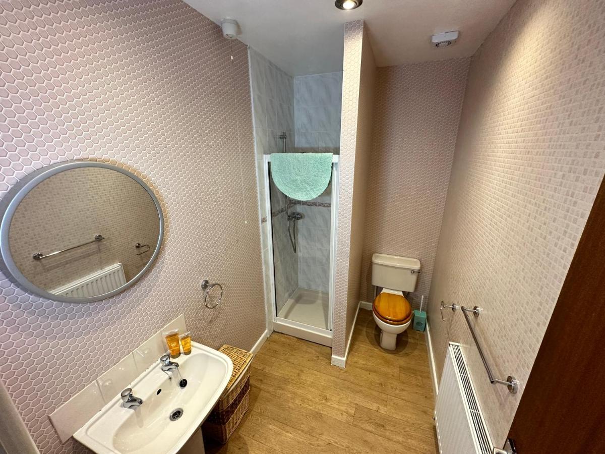 Spacious One Bedroom Apartment In Central Location Lytham St Annes Extérieur photo