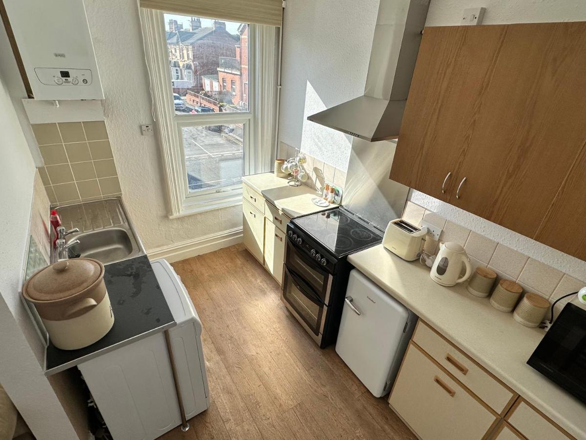 Spacious One Bedroom Apartment In Central Location Lytham St Annes Extérieur photo